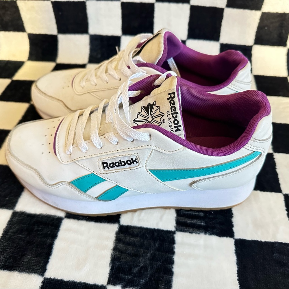 Women’s Classic Reeboks
